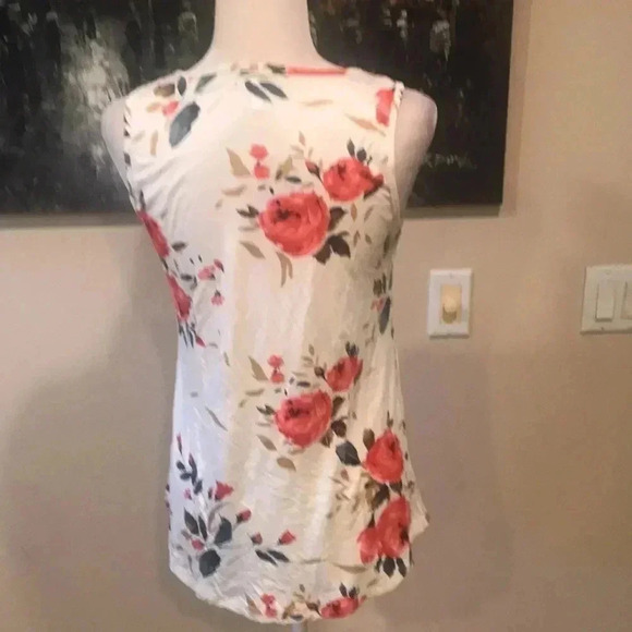 Cathy Floral Pink and White Sleeveless Swing Tank Top-Size Small - Picture 2 of 6